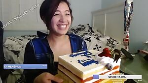 Twitch streamer cakes herself live
