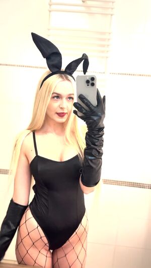 Not Nude 18 Years Old Amateur