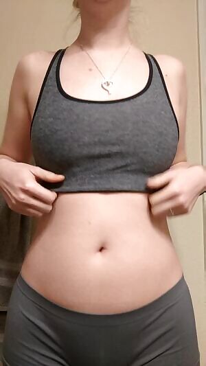 How about another smallish titty pop on this abulous Tuesday?