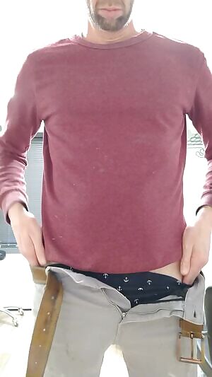 Doing some Sunday jobs around the house. Wanna help me 😊 38M4F