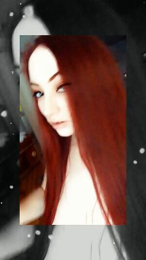 It’s a me with my new red hair 🖤💋