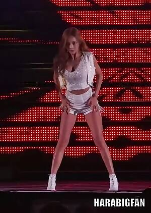 KARA - Goo Hara Cleavage