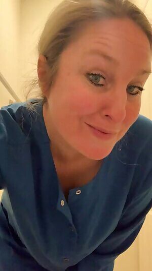 Thought I’d change things up a little after work...how about a scrub jacket strip?!🤩