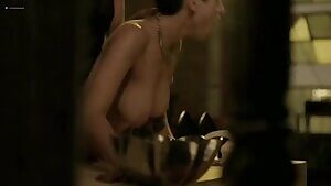 Mishel Prada, Melissa Barrera - Vida