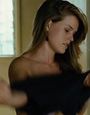 Alice Eve Has an Amazing Body