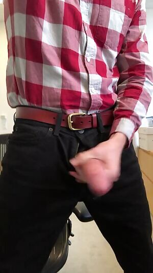 Another work week in the books, more cum on the floor