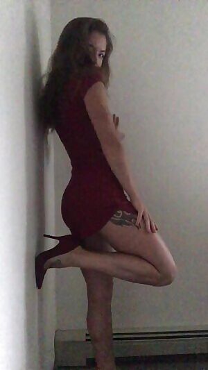 Tonight, I want you to touch yourself whilst thinking about my little strip tease and tell me how bad you want to uck me. 😏