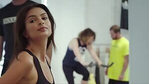 Emily Ratajkowski's gap in 