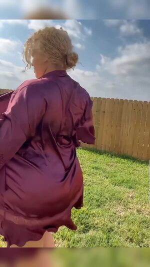Bouncing BBW Ass Ebony Solo