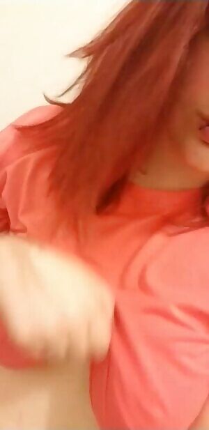 un little Snapchat titty drop 🖤