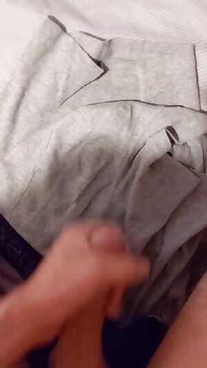 Cum on my boxers 😋