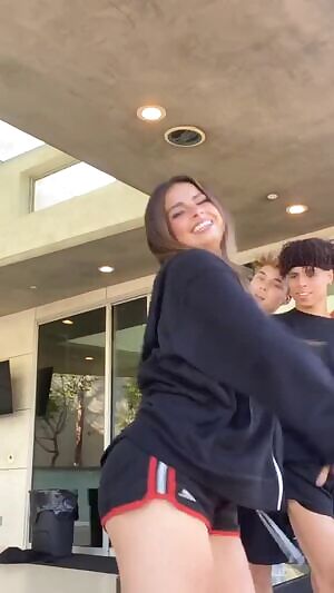 I want Addison Rae to fuck me with a strap on