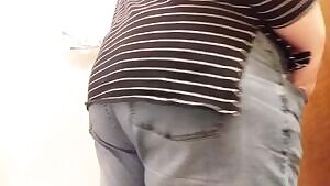 I love getting spanked. Fuck me riiiight here.