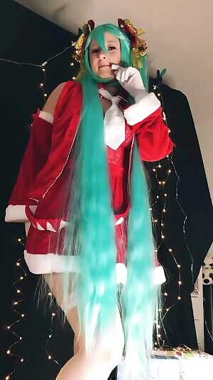 razouhime as Miku - christmas booty :3