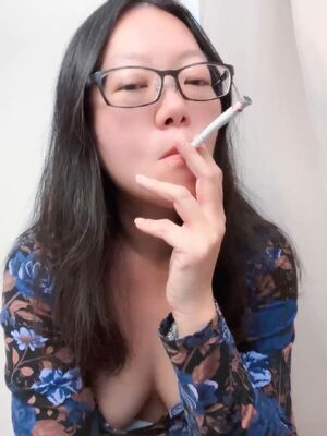 Smoking Asian Girls Chinese Clips4Sale Fansly