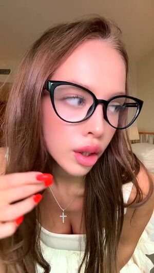 Giantess Women Asian Blonde Cum MILF