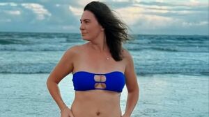 Middle Aged Boobs Amateur Brunette Busty