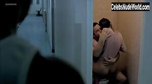 Elodie Bouchez In La Faute A Voltaire