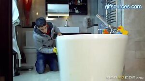 Bathing Your Friend’s Dirty Mama , Leigh Darby , Jordi El Nino Polla