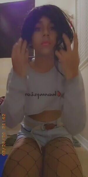 Kik: Spirit_Jules 19 looking for sugar daddy to share my lewds with 🖤🤍🖤