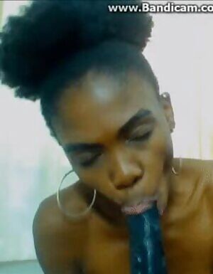 Natural Hair Babe Giving A BJ <3