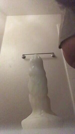 I’m a bad sissy bitch boy.. please watch my creamy virgin ass cum on this huge demon cock 🤤