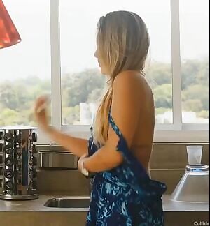 I'm in Mexico for a few days so I've been cumming to Latinas. Here is my favorite so far.