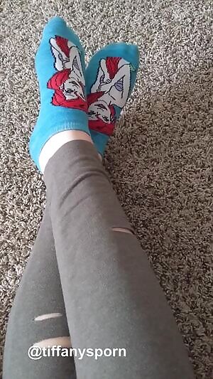 I wanna see, wanna see them dancing! Walking around on.. what do you call 'em? Oh - feet!! ♥️♥️♥️♥️ Happy Thursday folks!