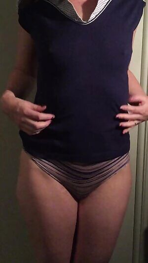 In case anyone is milf hunting at this hour...