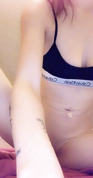 doing my part to show u how much fun I can have by myself snapchat: emelyiskind