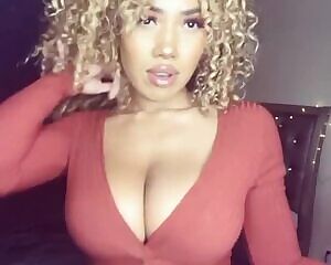 Cree Ikuko bouncing