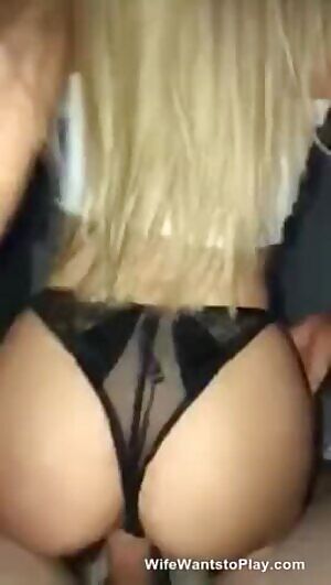 Sexy Amateur Blonde Can’t Stop Moaning