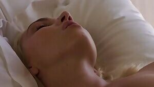 Kendra getting herself off in bed