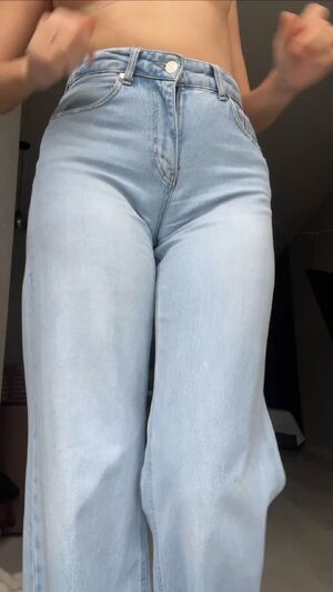 Japanese NSFW belly euroslut green hair