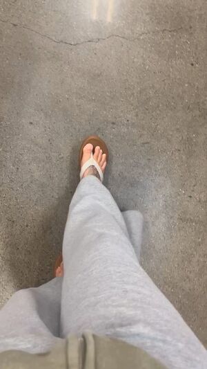 Mom Feet Amateur BareFootMilf Fansly Foot
