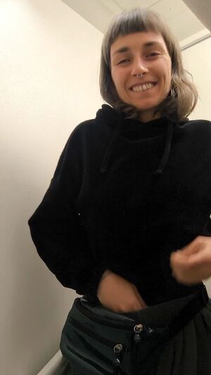 Airplane flash, I always leave the door unlocked just for fun [GIF]