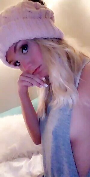 small boobs, side boobs