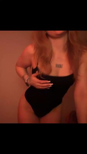 St.Louis Creators Blonde OnlyFans Strip Striptease