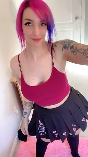 Bright pink hair and pearl panties~ Tenleid