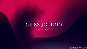 Big Butt, Big Boob Aussie Savannah Bond's First Time Fuck On Camera