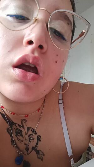 Girls With Glasses Amateur Cumshot Cute