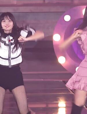 TWICE - Momo