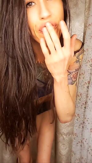 Pussy Grool Eye Contact Licking Long Hair