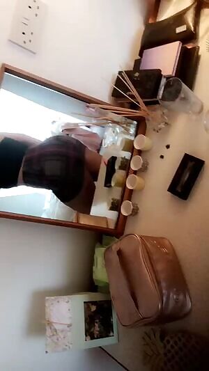 19 getting ready meeting up for lunch with the girls