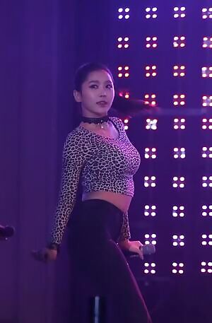 Hello Venus - Yooyoung