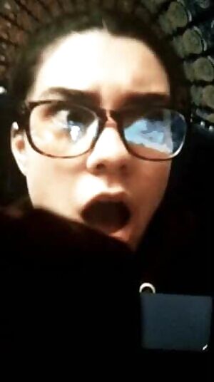 Tribbing vid of sister